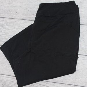 Black Deluth Trading Capri's